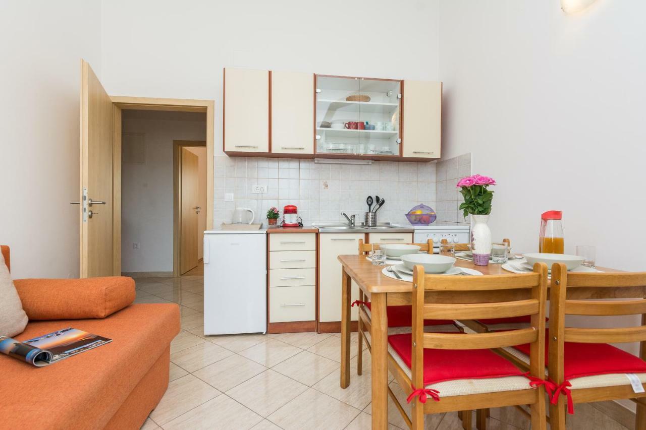 Apartments Blandona Biograd Na Moru Esterno foto